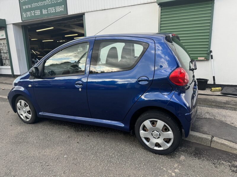 Toyota Aygo 1.0cc Blue 5 Door 2 Owners 52,000 Miles £20 Tax