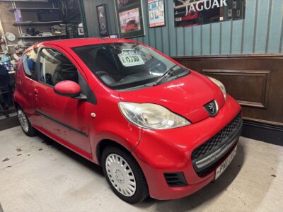 Peugeot 107 Urban 1.0cc Red 122,000 miles £20 tax