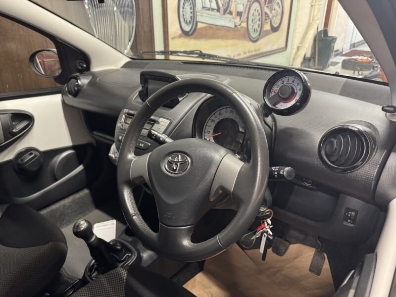 Toyota Aygo Move 5 Door 2013 80000 miles FREE tax