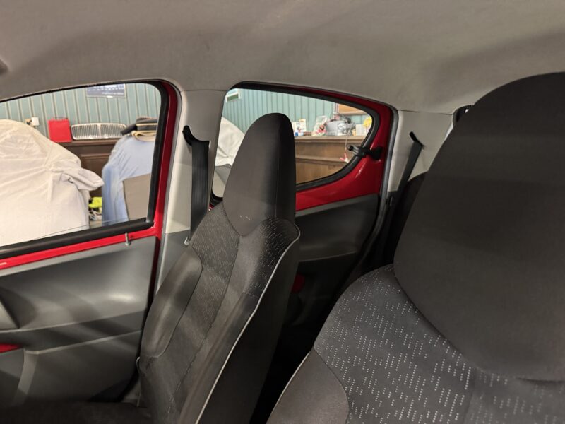 Peugeot 107 1.0cc Urban 2011 5 Door 77,000 miles £20 Tax Red