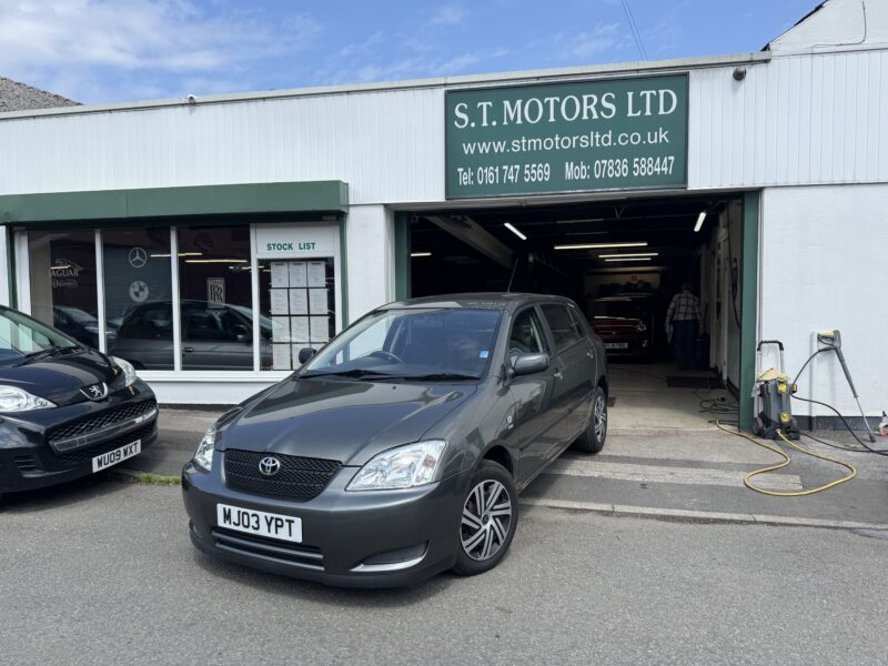 Toyota Corolla 1.4cc 25,000 Miles One owner from new