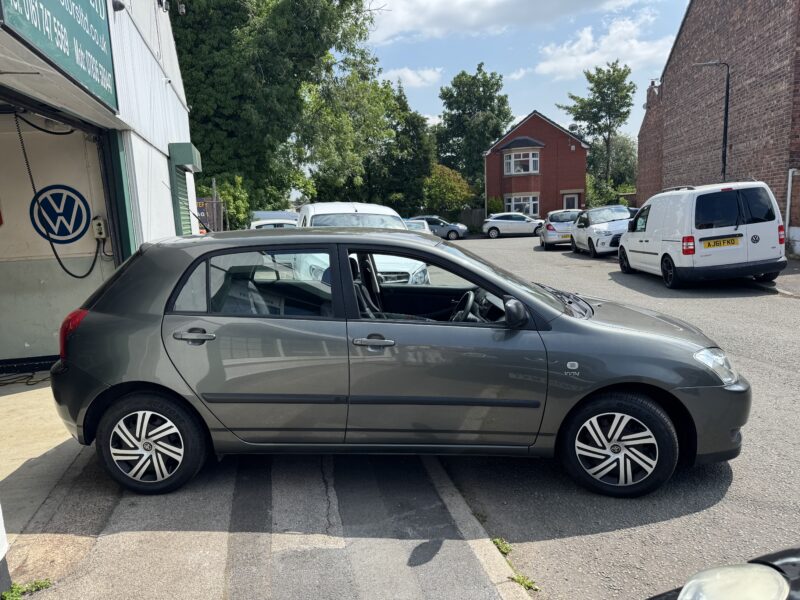 Toyota Corolla 1.4cc 25,000 Miles One owner from new