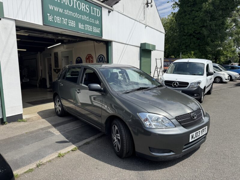 Toyota Corolla 1.4cc 25,000 Miles One owner from new
