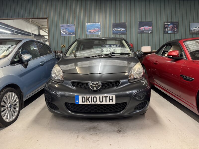 Toyota Aygo 1.0cc 5 Door 1 Owner £20 Tax 101,000 Miles Grey