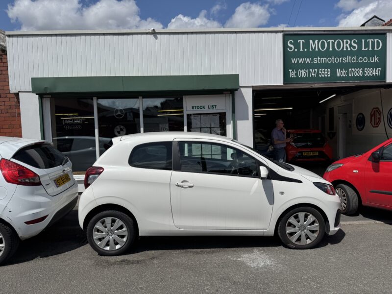 Peugeot 108 Active 3 door Low 31,000 Miles 2016 White