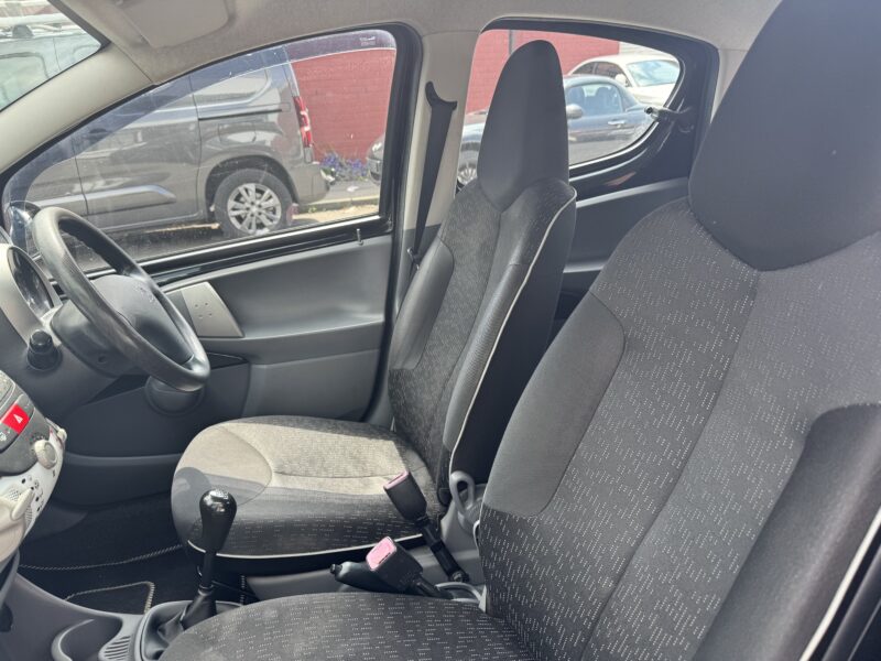 Peugeot Urban Black Cat D 108000 Miles 5 Door