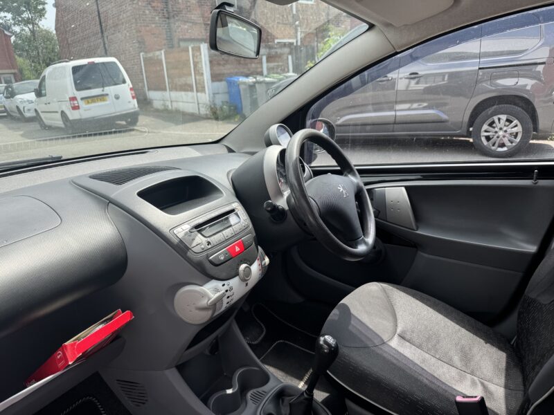 Peugeot Urban Black Cat D 108000 Miles 5 Door