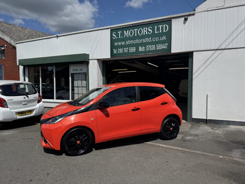 Toyota Aygo 1.0 VVT-i-x-cite 5 Door 44,100 Miles Orange 2014