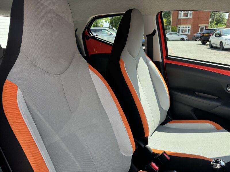 Toyota Aygo 1.0 VVT-i-x-cite 5 Door 44,100 Miles Orange 2014