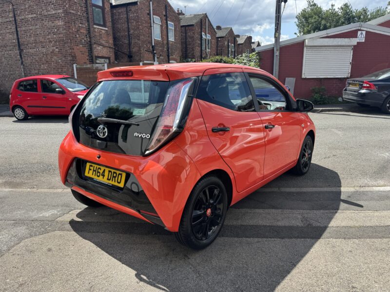 Toyota Aygo 1.0 VVT-i-x-cite 5 Door 44,100 Miles Orange 2014