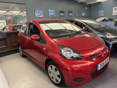 Toyota Aygo 1.0 VVT-i-Ice 5 Door 2011 Red 51,000 Miles One Owner