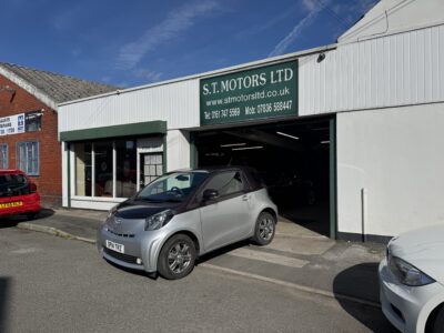 Toyota iQ Silver/Burgundy **Automatic** 14,000 Miles 2014