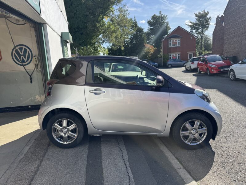 Toyota iQ Silver/Burgundy **Automatic** 14,000 Miles 2014