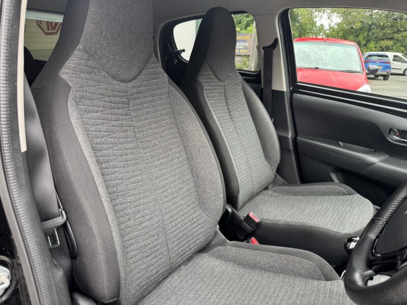 Citroen C1 1.0 VTi Flair **AUTOMATIC** Hatchback 5 Door Black Petrol 56,100 Miles 2016
