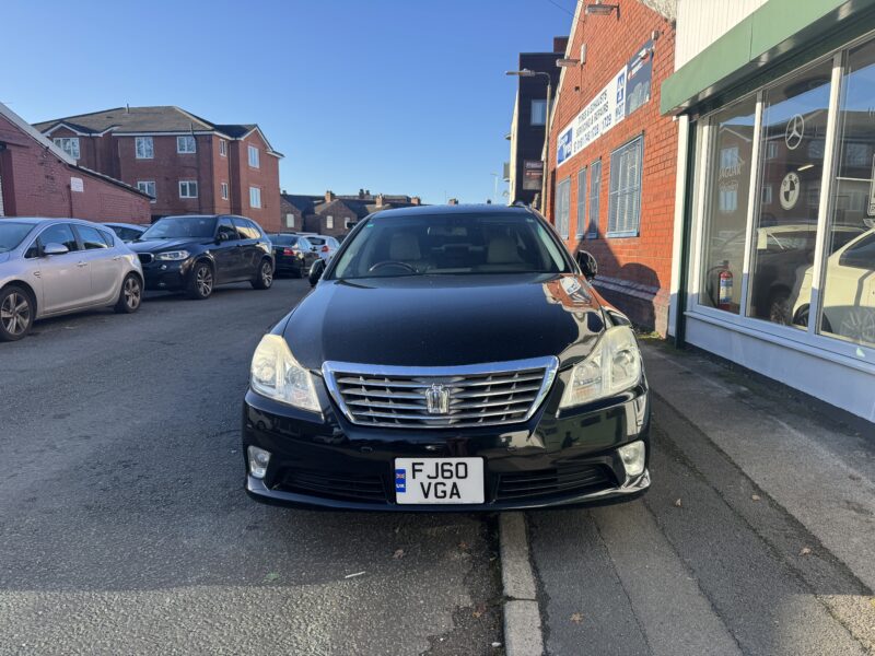 Toyota Crown Royal Black 61,500 Miles 2010