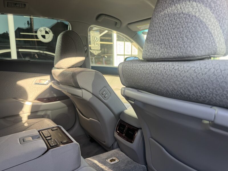 Toyota Crown Royal Black 61,500 Miles 2010