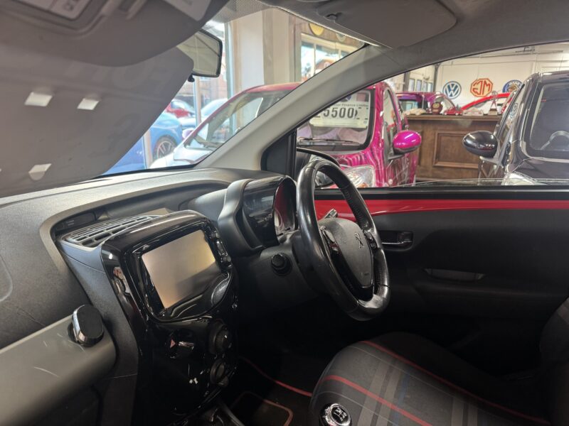 Peugeot 108 1.2L VTi Pure Tech Allure 5 Door 2014 85800 Miles Red FSH