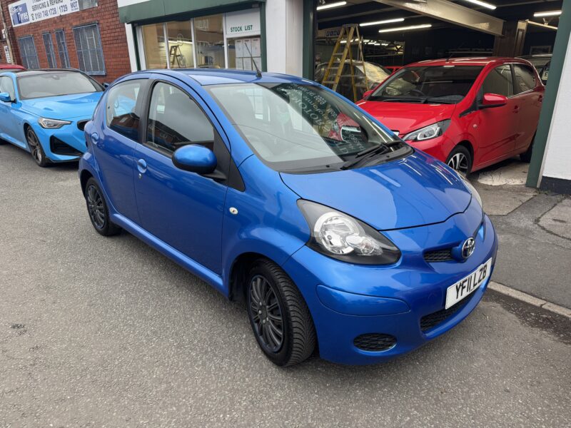Toyota Aygo Limited Edition Blue 1.0L 5 Door FSH 94000 Miles 2011
