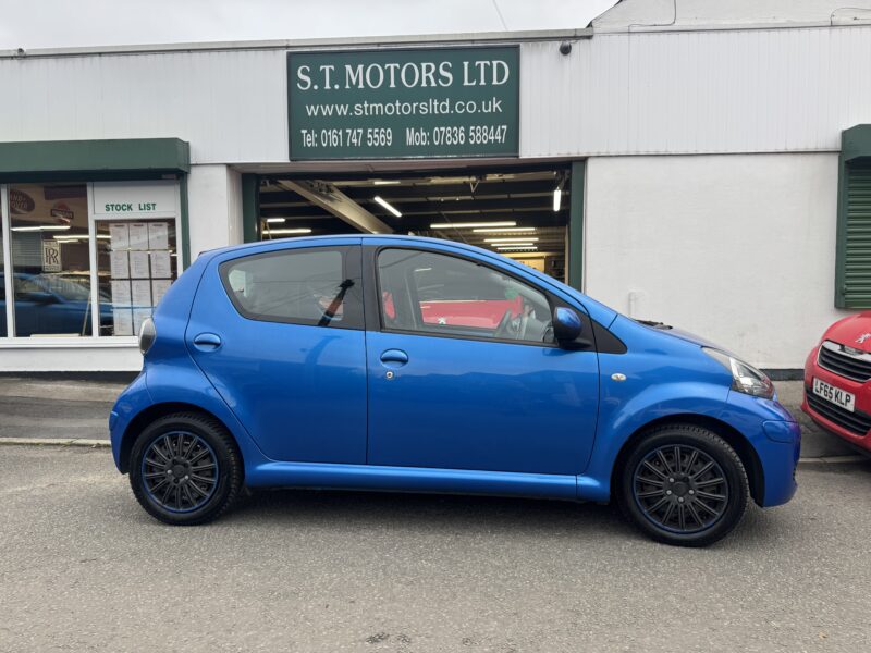 Toyota Aygo Limited Edition Blue 1.0L 5 Door FSH 94000 Miles 2011