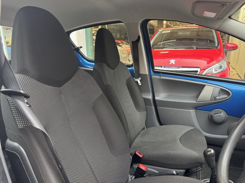 Toyota Aygo Limited Edition Blue 1.0L 5 Door FSH 94000 Miles 2011