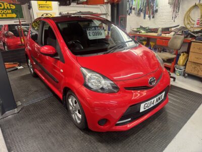 Toyota Aygo Move 5 Door 1.0L 2014 Red 72000 Miles FSH 1 Owner