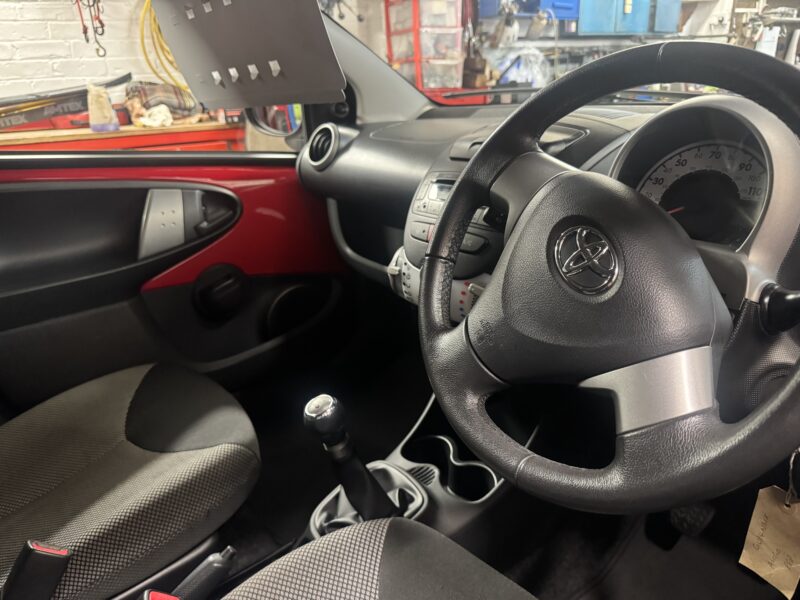 Toyota Aygo Move 5 Door 1.0L 2014 Red 72000 Miles FSH 1 Owner