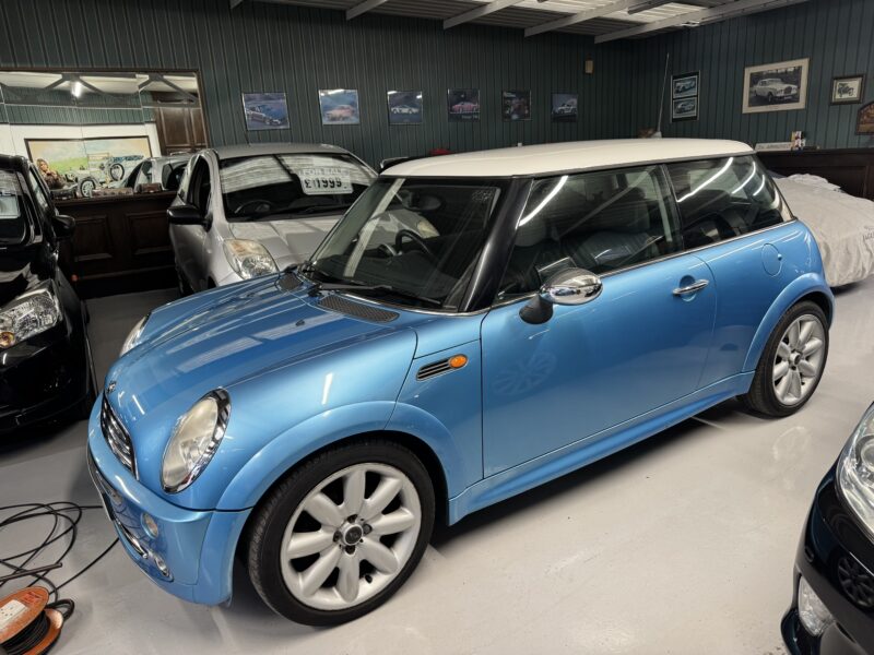 Mini Cooper *Automatic* 1.6cc 2005 Blue 71,600 Miles FSH