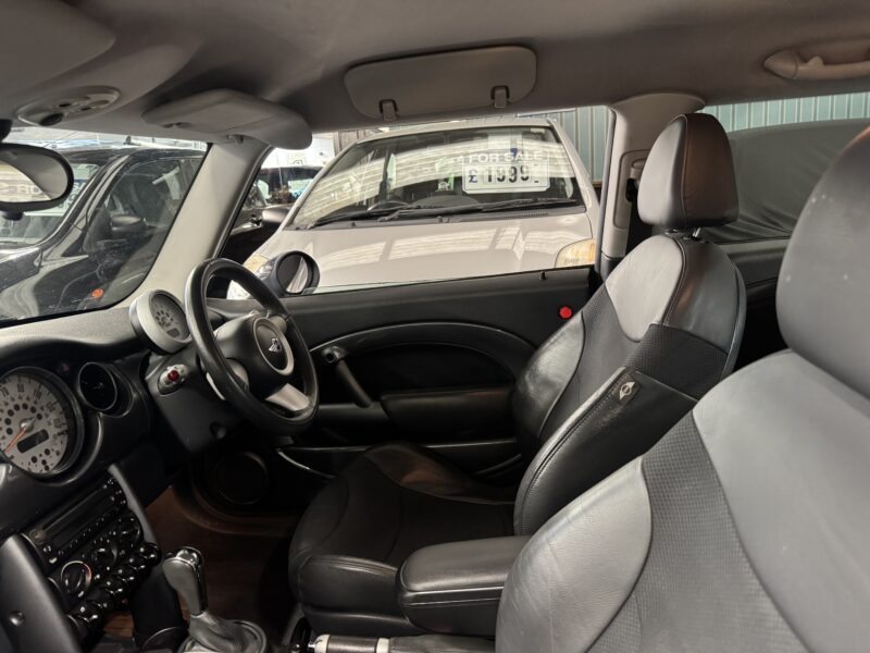 Mini Cooper *Automatic* 1.6cc 2005 Blue 71,600 Miles FSH