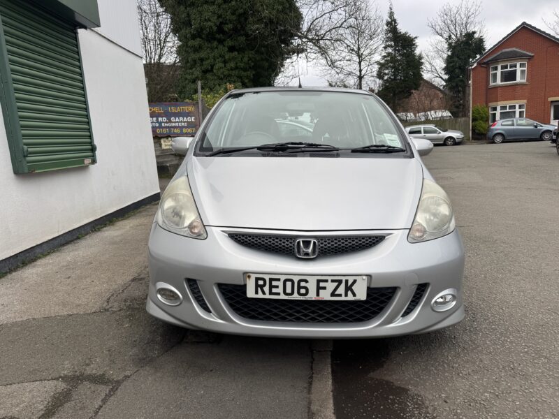 Honda Jazz Silver 1.4L *Automatic * 5 Door 70,240 Miles 2006