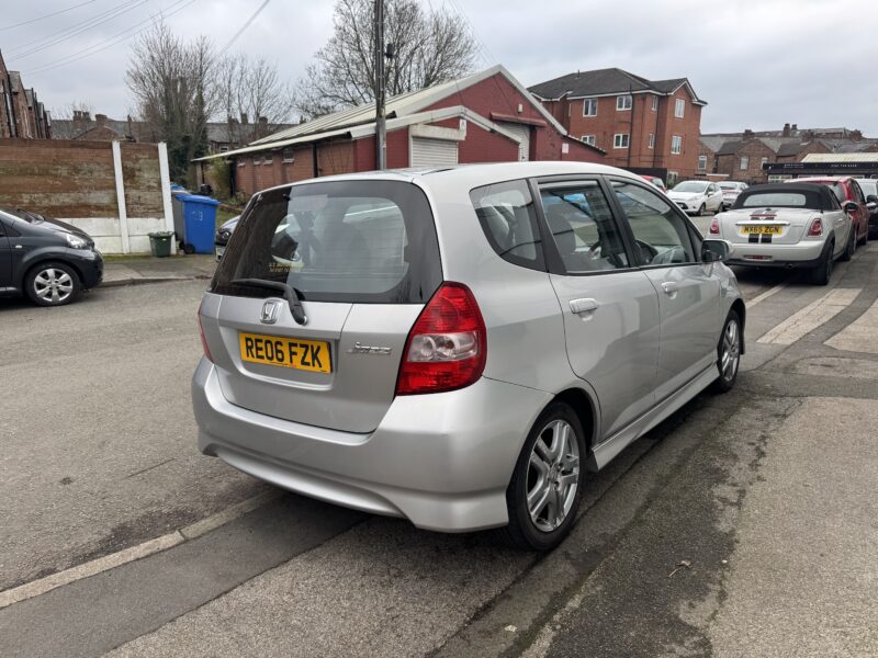 Honda Jazz Silver 1.4L *Automatic * 5 Door 70,240 Miles 2006