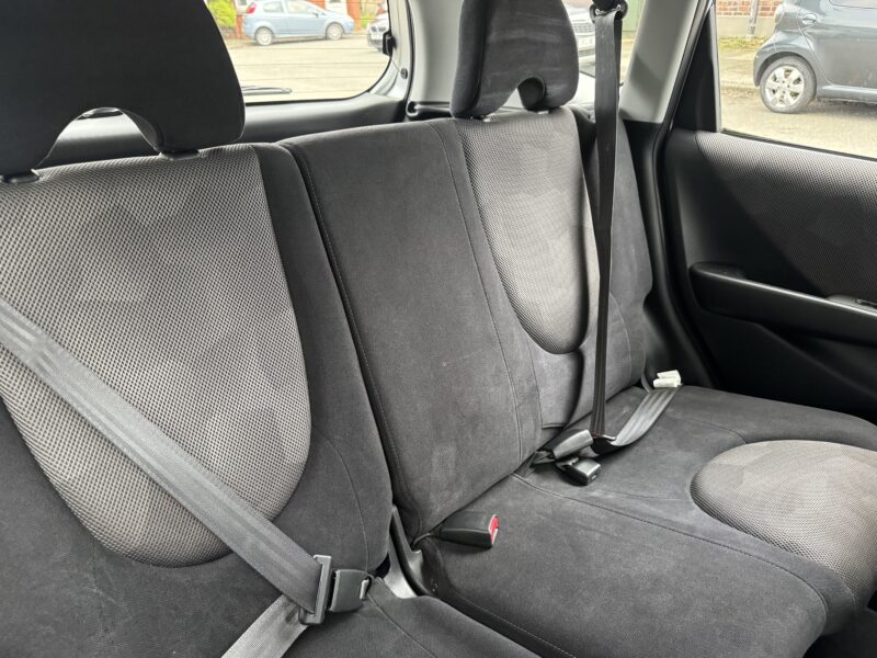 Honda Jazz Silver 1.4L *Automatic * 5 Door 70,240 Miles 2006