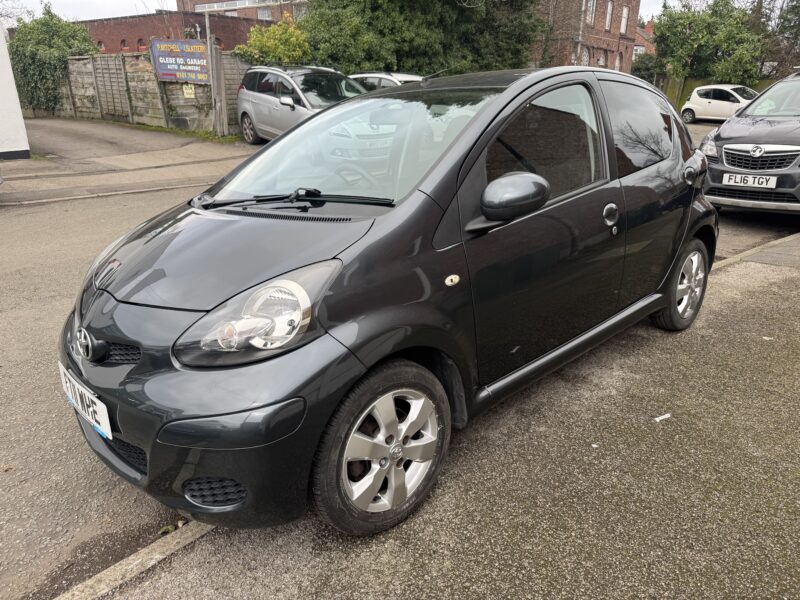 Toyota Aygo 5 Door Grey 90,000 Miles £20 Tax 2011