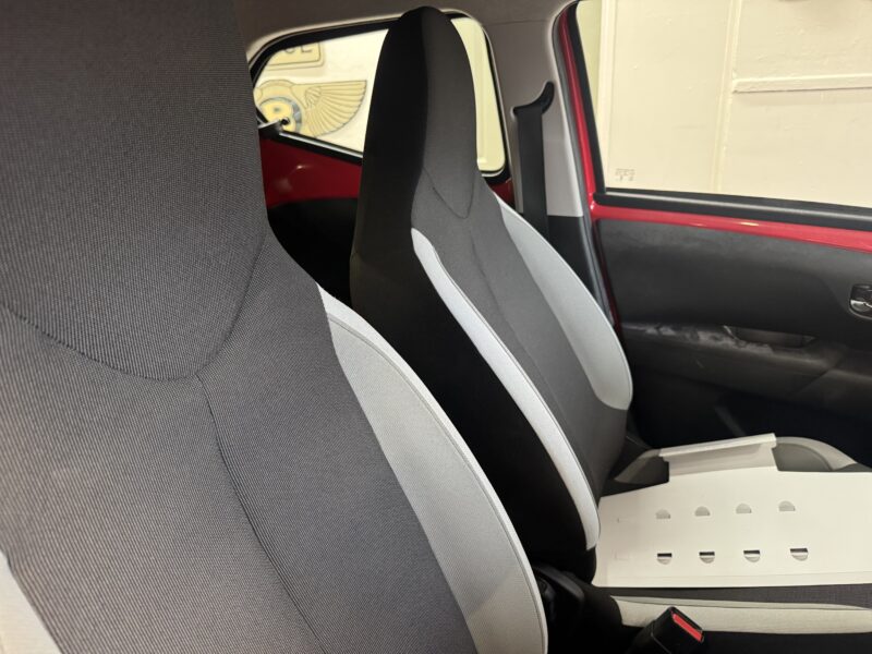 Toyota Aygo 1L 5 Door Automatic Red 61,800 Miles FSH 2017