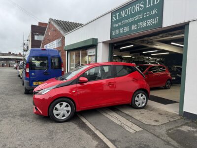 Toyota Aygo 1L 5 Door Automatic Red 61,800 Miles FSH 2017