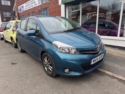 Toyota Yaris 1.3L 2014 FSH 26,000 Miles 5 Door Blue