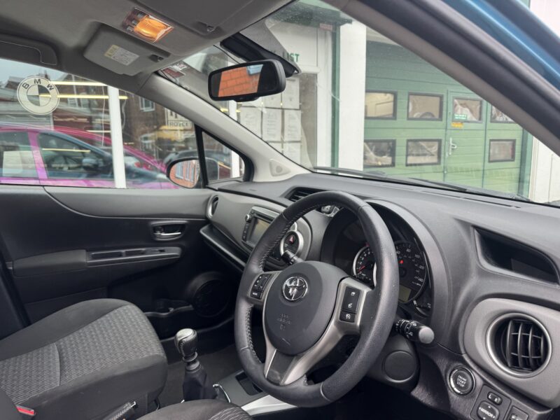 Toyota Yaris 1.3L 2014 FSH 26,000 Miles 5 Door Blue