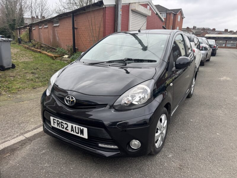Toyota Aygo Fire 1L 2013 3 Door A/C Black 55,400 Miles