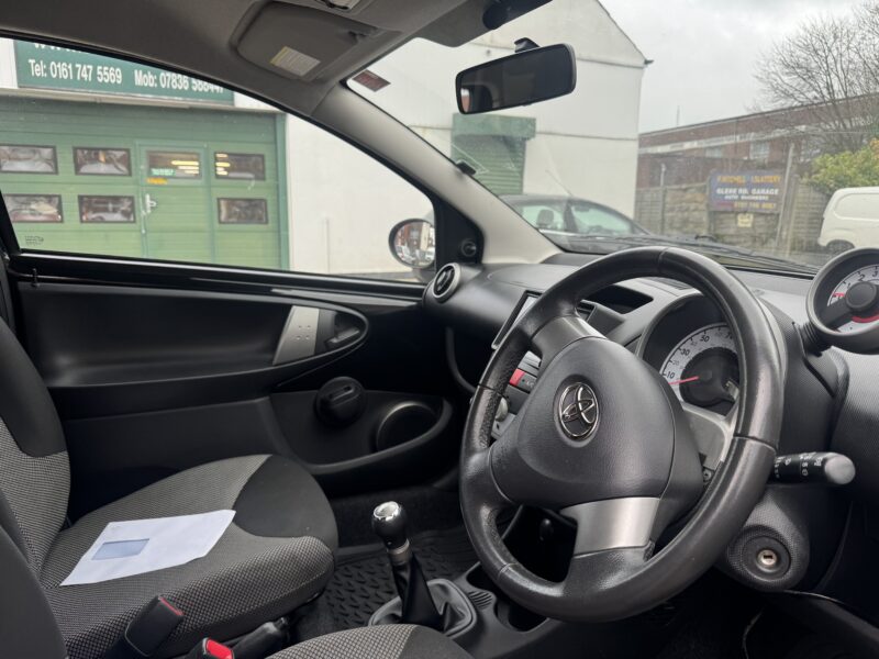 Toyota Aygo Fire 1L 2013 3 Door A/C Black 55,400 Miles