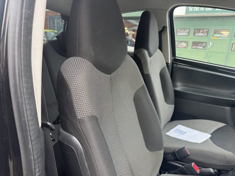 Toyota Aygo Fire 1L 2013 3 Door A/C Black 55,400 Miles