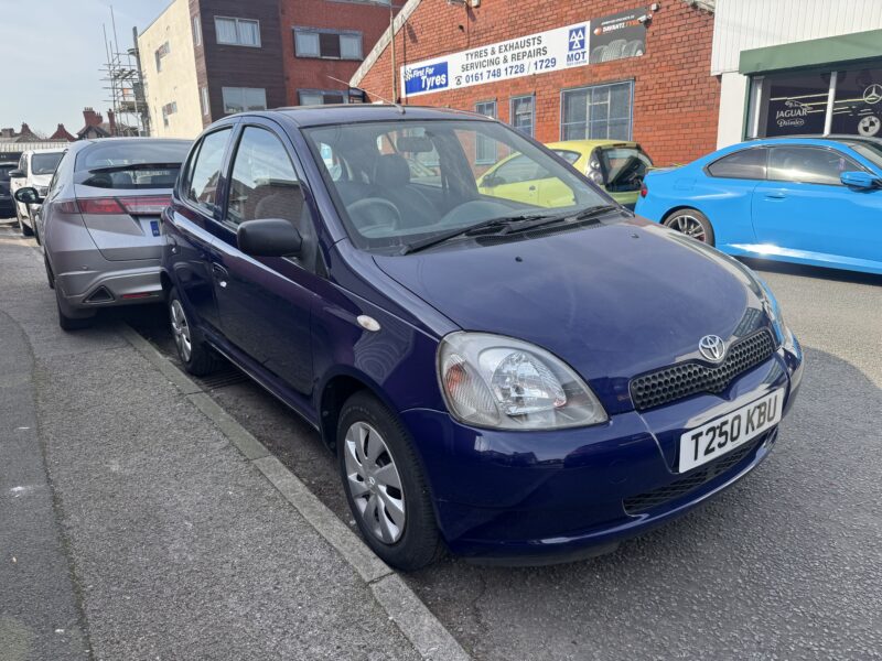 Toyota Yaris 1 Owner Blue 1999 5 Door 70300 Miles
