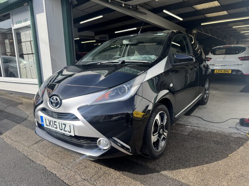 Toyota Aygo 1L VVT-i-x-clusiv 5 Door 2015 Black 41,889 Miles £20 Road Tax 1 Previous Owner