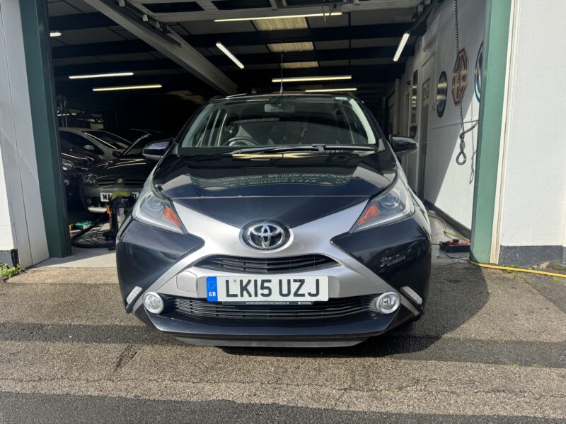 Toyota Aygo 1L VVT-i-x-clusiv 5 Door 2015 Black 41,889 Miles £20 Road Tax 1 Previous Owner