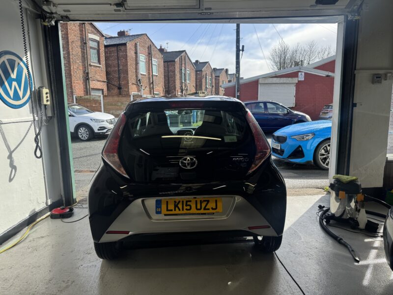 Toyota Aygo 1L VVT-i-x-clusiv 5 Door 2015 Black 41,889 Miles £20 Road Tax 1 Previous Owner