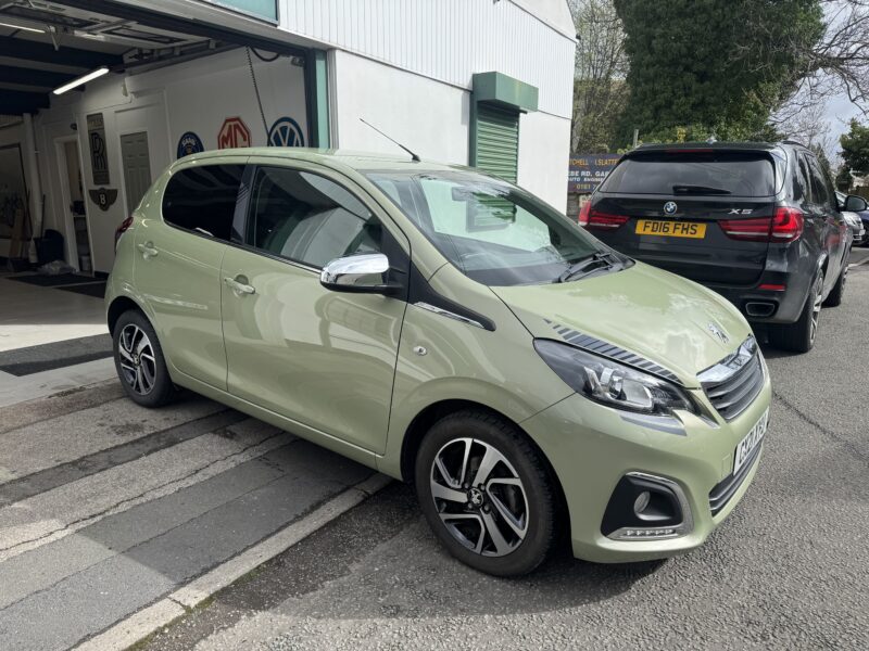 Peugeot 108 Collection 1L 5 Door 2021 Green JUST 9,000 Miles FSH