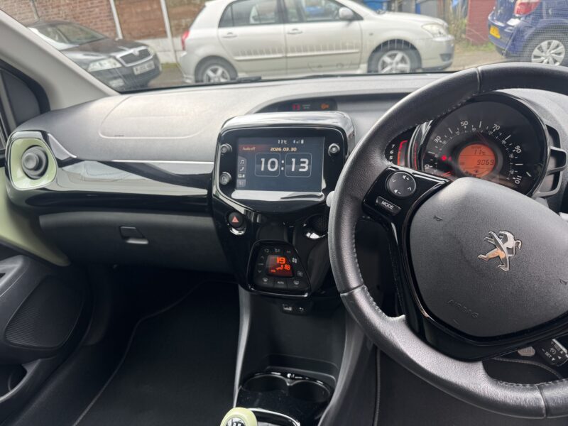 Peugeot 108 Collection 1L 5 Door 2021 Green JUST 9,000 Miles FSH