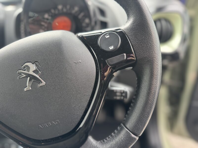 Peugeot 108 Collection 1L 5 Door 2021 Green JUST 9,000 Miles FSH