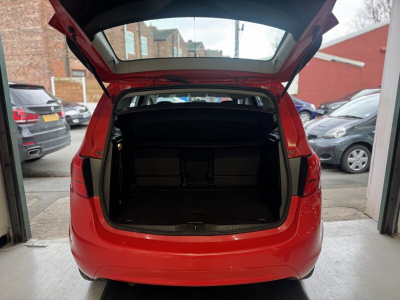 Vauxhall Meriva Life 5 Door 128,437 Miles Red 1.4L 2016 2 Prev Owners