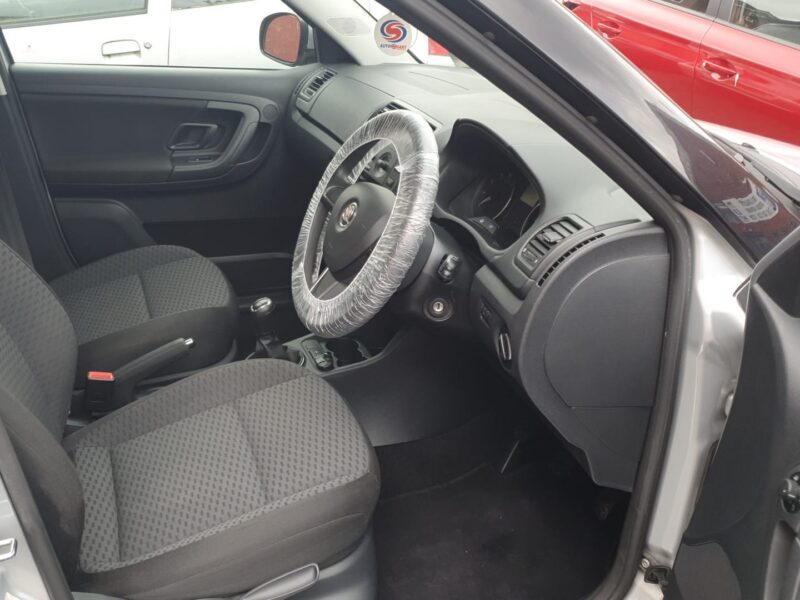 Skoda Fabia SE 1.2L 5 Door 2014 64,900 Miles Full Skoda Service History Silver