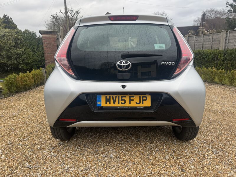 Toyota Aygo X Pression 1L 5 Door *Automatic* 8,000 Miles FSH Silver