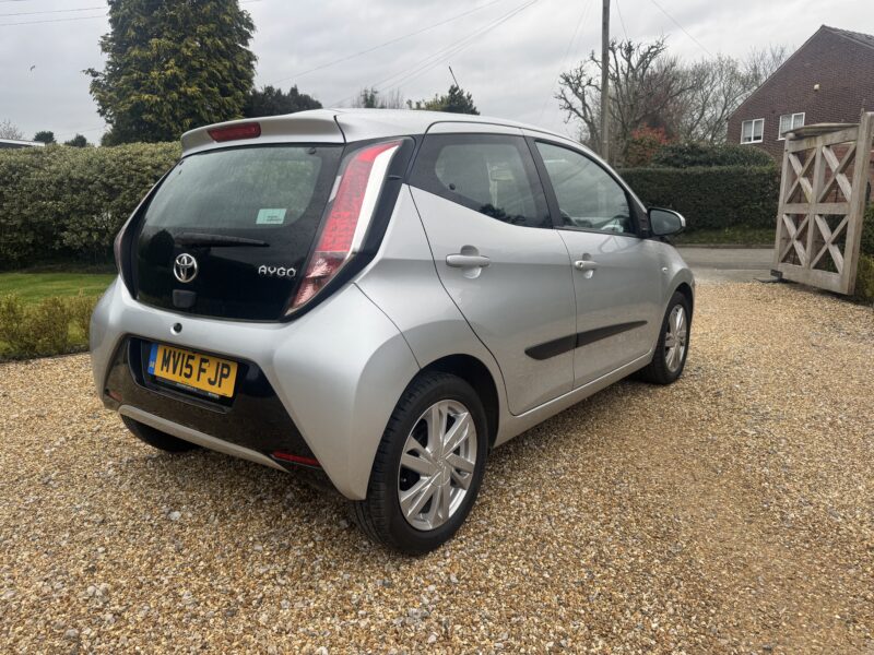 Toyota Aygo X Pression 1L 5 Door *Automatic* 8,000 Miles FSH Silver